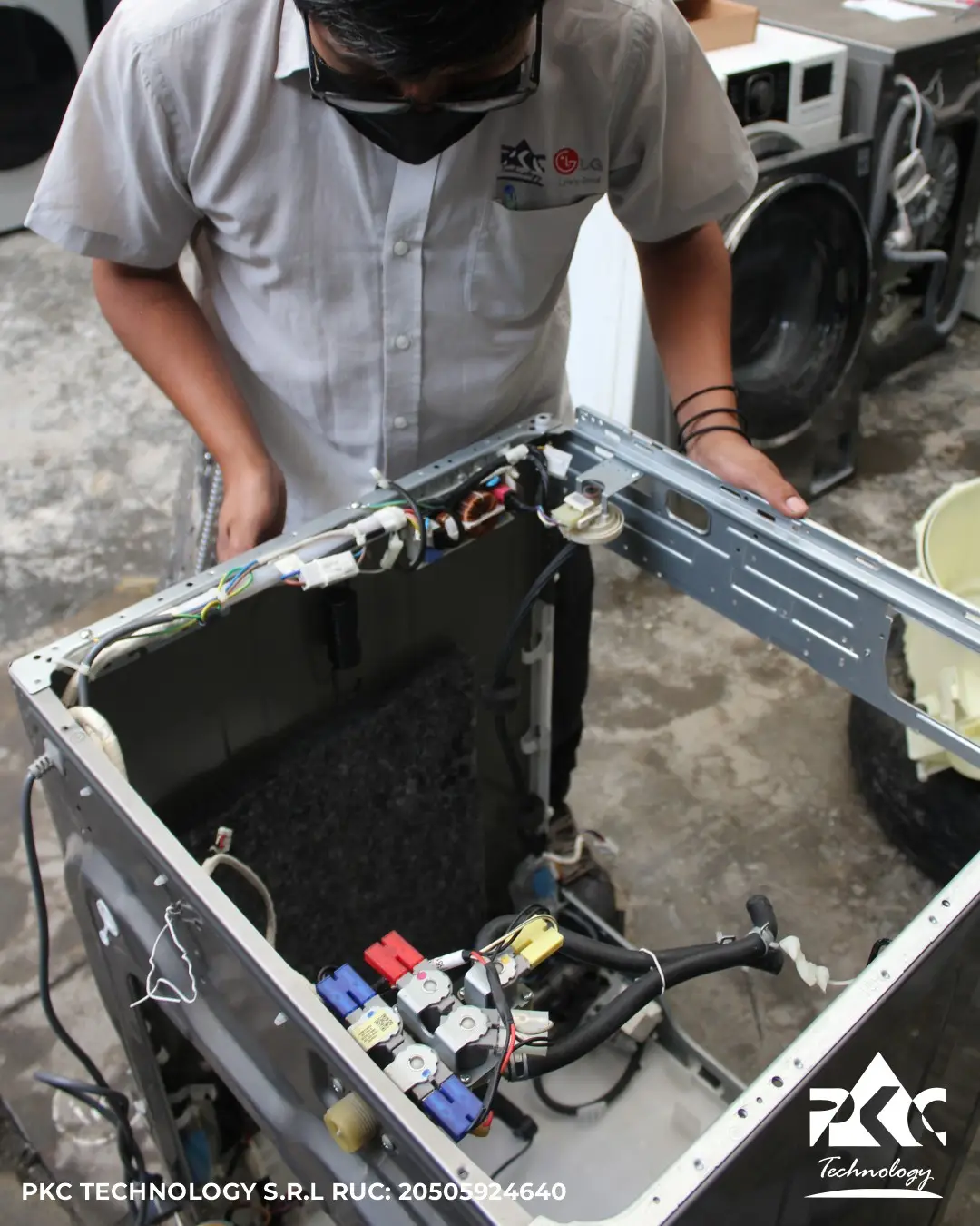 Equipo técnico certificado PKC Technology — Centro de Servicio Autorizado LG San Miguel Lima